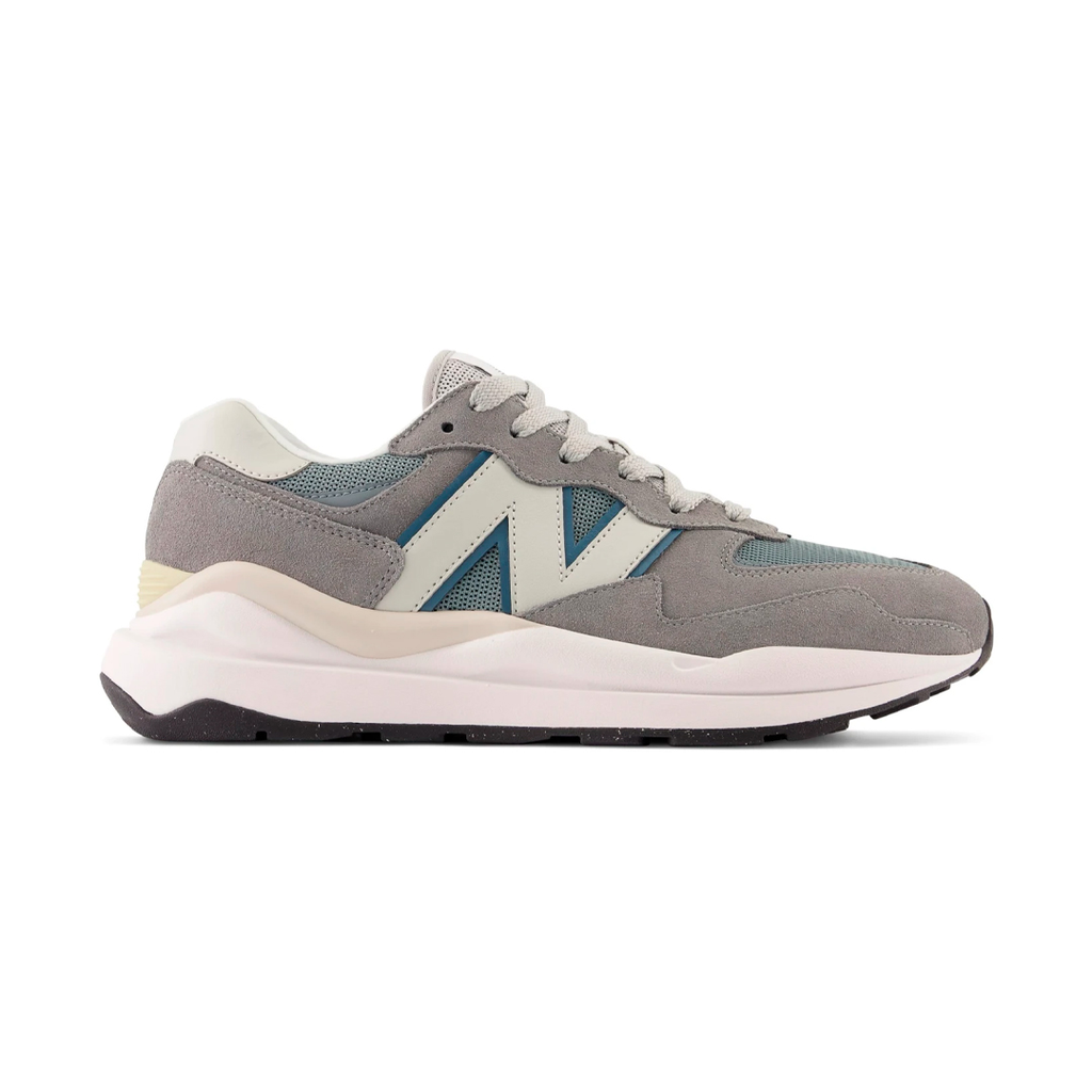 ZAPATO LIFESTYLE NEW BALANCE 5740 GRY/WHT