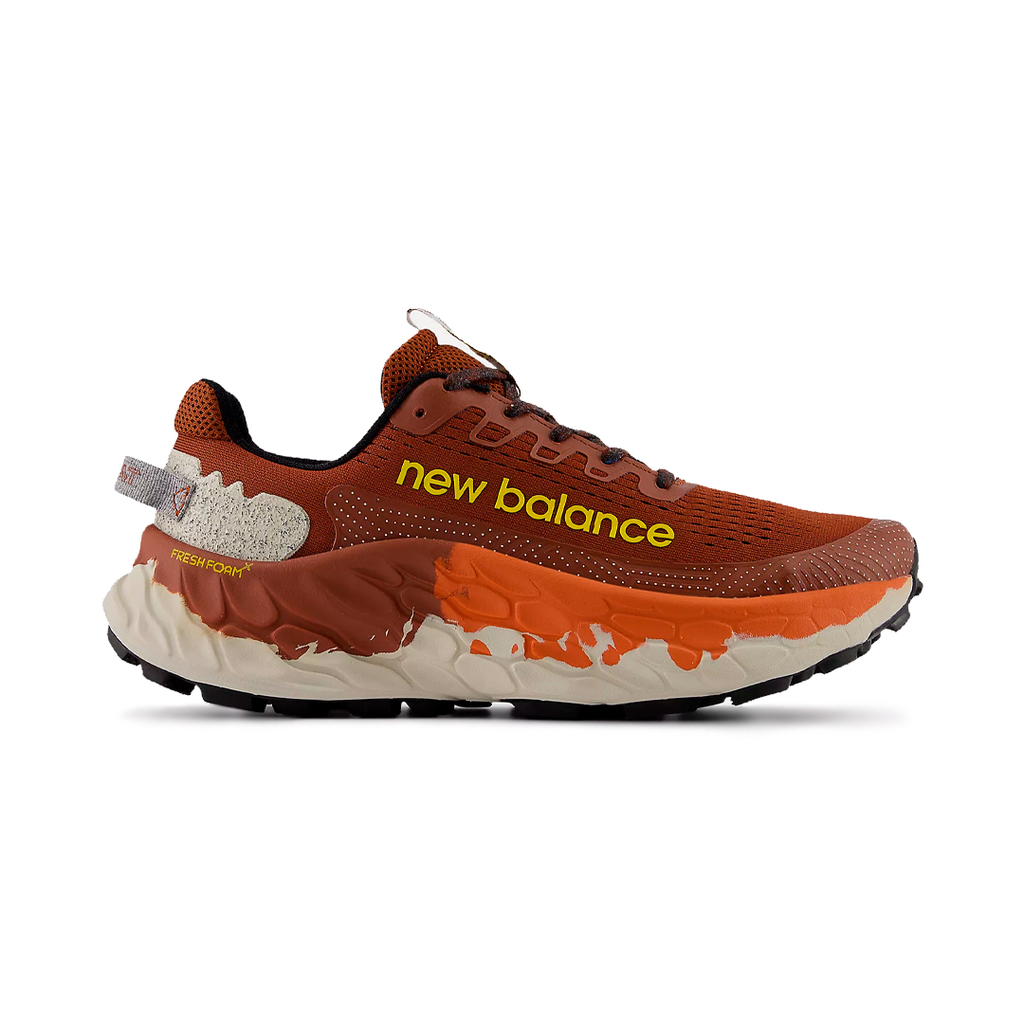 ZAPATO TRAIL RUNNING NEW BALANCE MORE TRAIL V3 BROWN