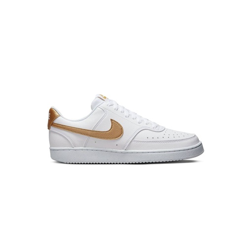 ZAPATO LIFESTYLE NIKE COURT VISION LO WHT/MTLC GLD-WHT